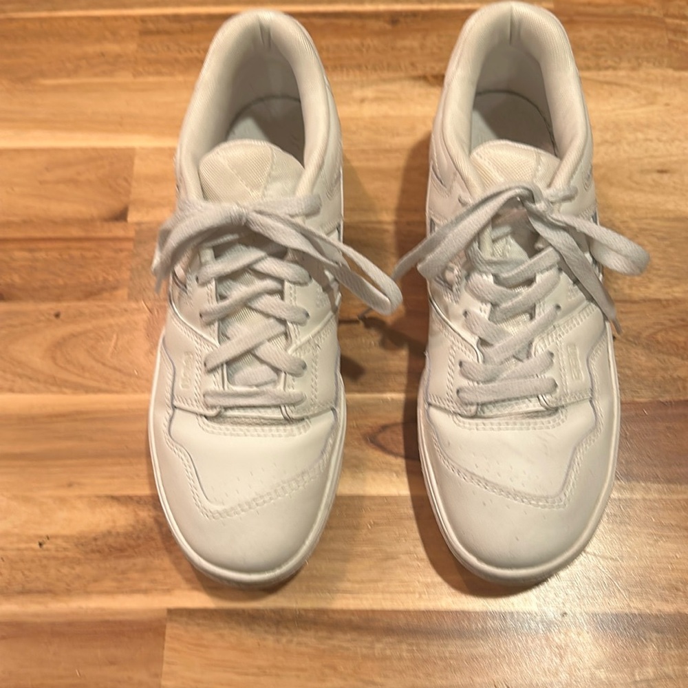 Big kid size 7 Sneakers